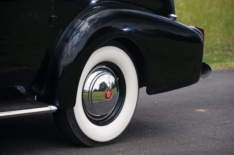  Cadillac Series 75 7-Passenger Imperial Sedan 1940 года  (фото 4 из 22)
